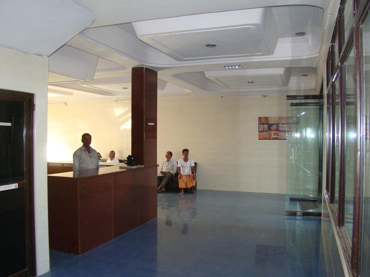 Sreeniketanam Lodge Mādhavaram Exteriör bild